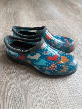 Sloggers Women's Size 7 Chicken Print Garden Clogs (Rooster) Waterproof USA